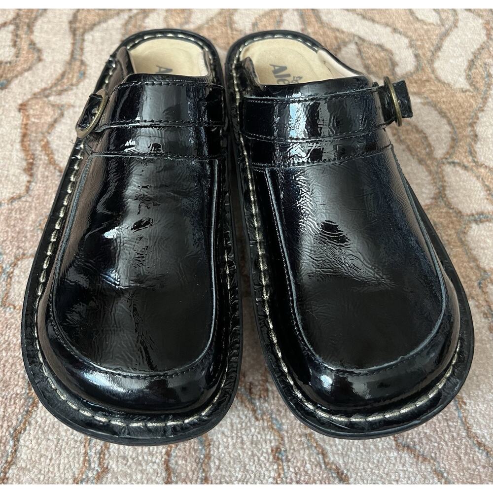 ALEGRIA Seville Blk Patent Swivel Buckle Strap Convertible Comfort Clogs Shoe 39